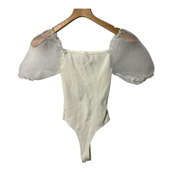ASTR the Label  DARLING SHEER PUFF SLEEVE BODYSUIT X-Small in white - Picture 2 of 8